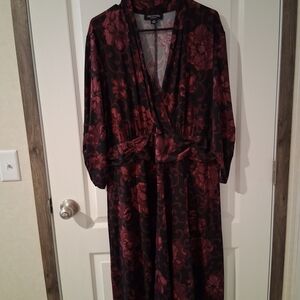 Perceptions Black and Burgundy Floral Long Sleeve Dress